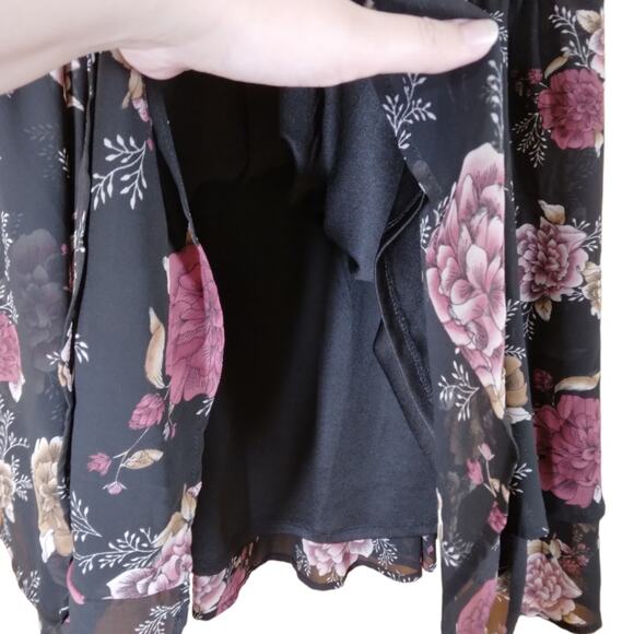 Torrid Floral V Neck Ruched Dress size 4 - Picture 5 of 11